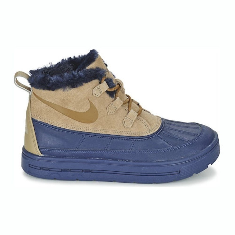 NWOT Boys Nike Woodside Chukka 2 Duck Boot size 4